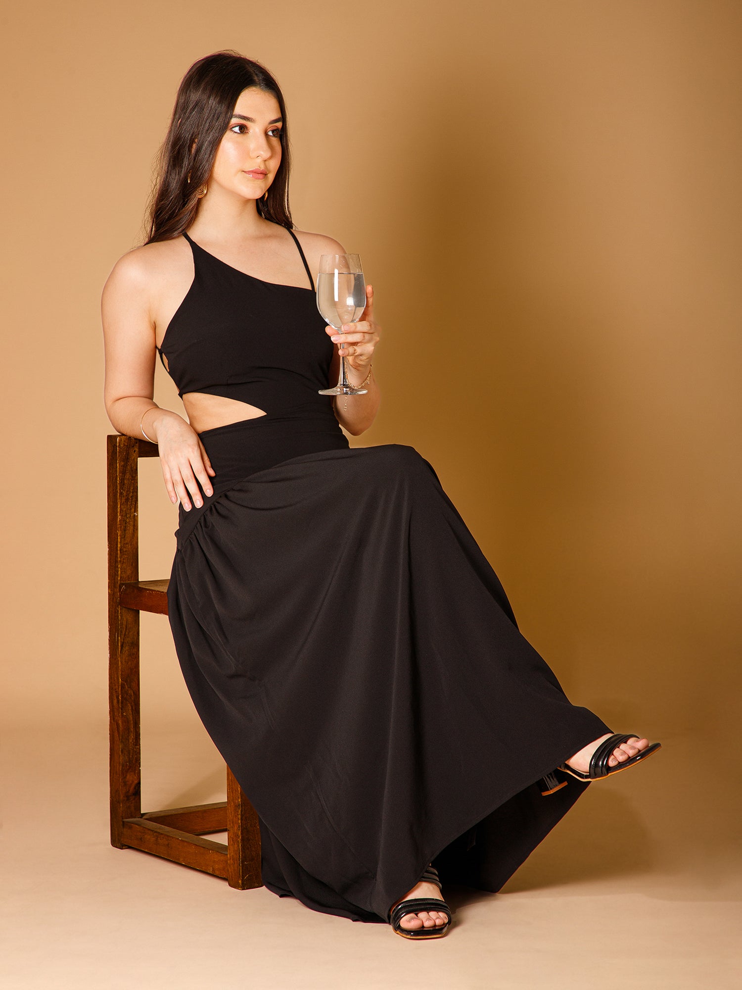 Black Solid Shoulder Straps Flared Sexy Maxi Dress - View 7